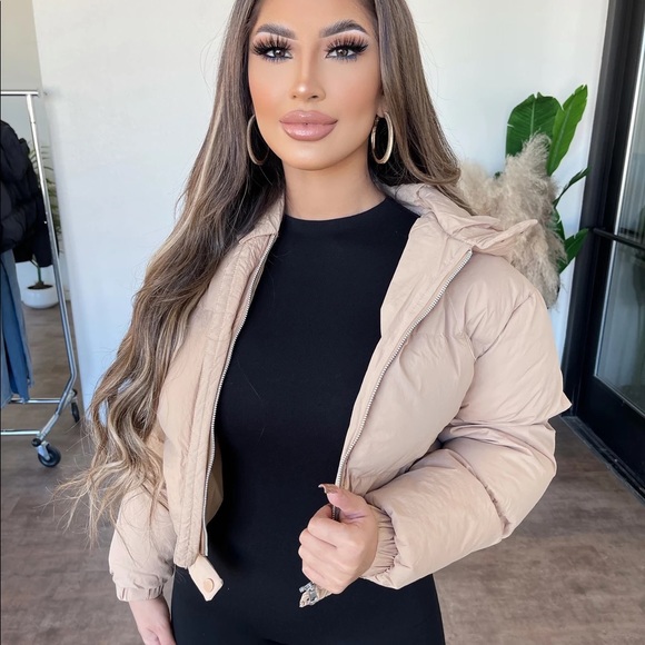 Fashion Nova Tops - 💕😍❤️MAKE AN OFFER! CROPPED MOCHA BOMBER JACKET😍💕